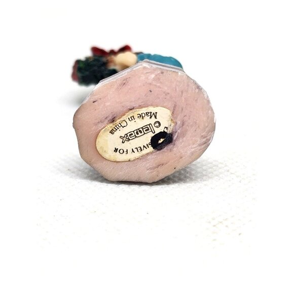 Rare Vintage Lemax Lady Holding Christmas Reef In Snow Figurine Shelf Sitter - Picture 9 of 12